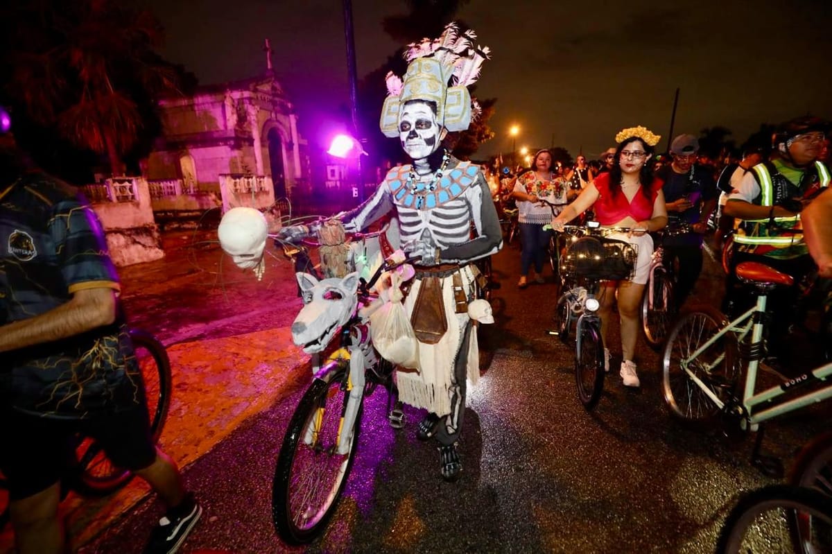 Pedaleando entre Ánimas: La bicicleta como puente de tradición
