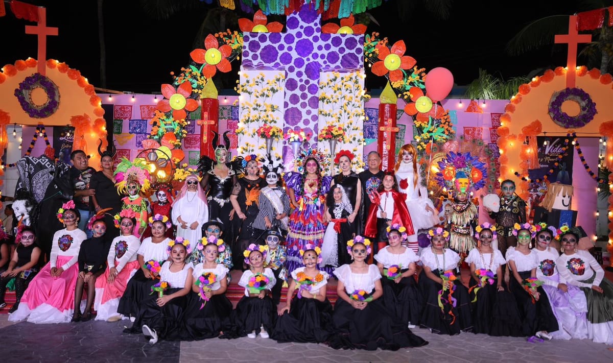 Celebran la tradicional noche de calaveritas en Isla Mujeres
