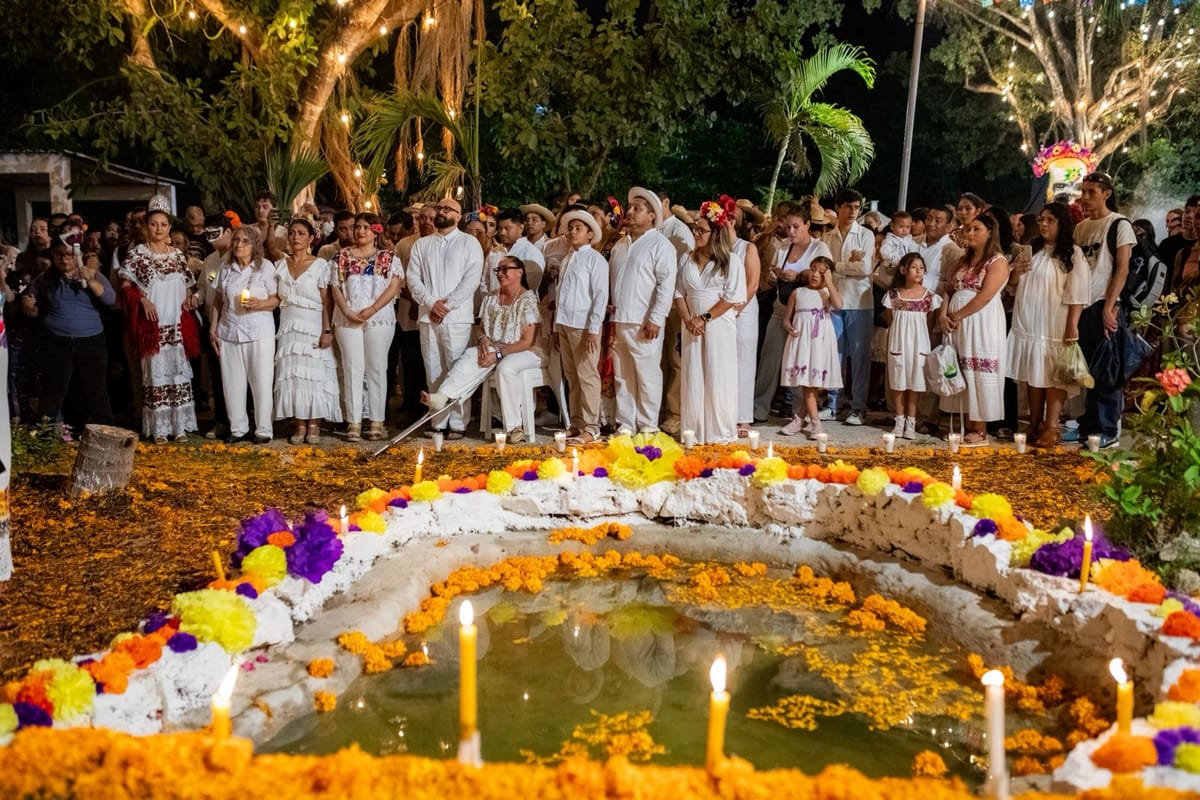 Combinan culto a los difuntos con delicias culinarias, baile, música y danza