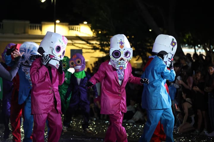 Encabeza Cecilia Patrón el Desfile de Catrinas como tradición multicultural